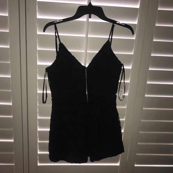 Black lace romper❤️ - Picture 5 of 7